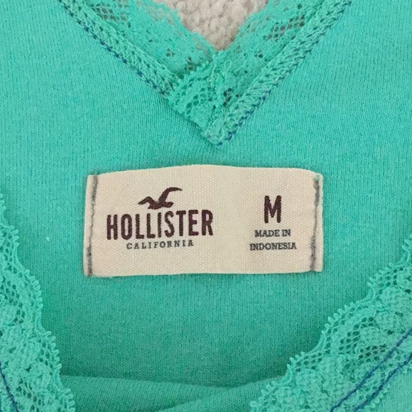 HOLLISTER V- neck tank top - Size M - Picture 2 of 4